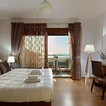 Villa Okeanides