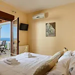 Okeanides Villa *