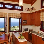 Okeanides Villa *
