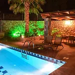 Villa Okeanides *