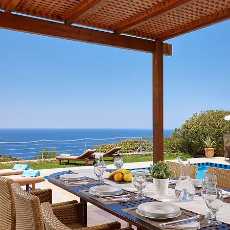 Villa Okeanides *