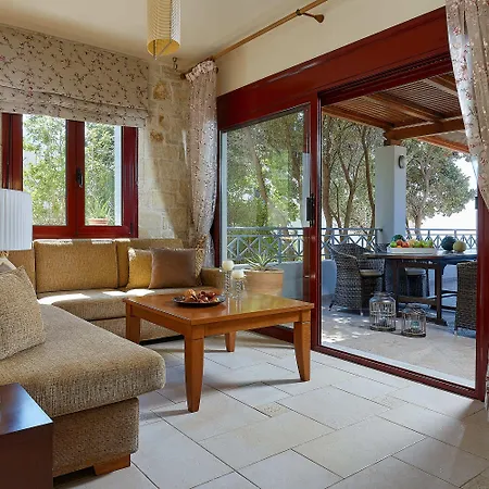 Okeanides Villa *