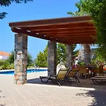 Okeanides Villa *
