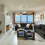 Okeanides Villa *