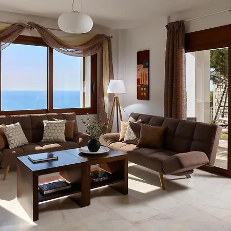Okeanides Villa *