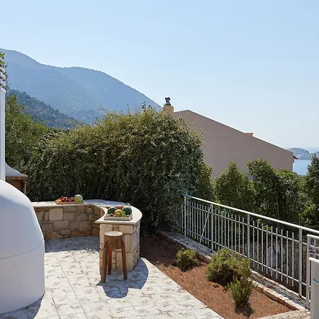 Okeanides Villa *