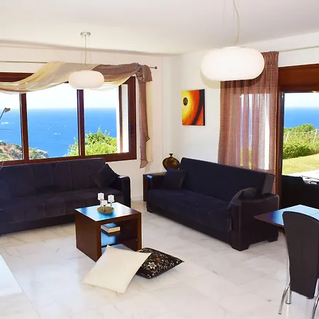 Villa Okeanides *